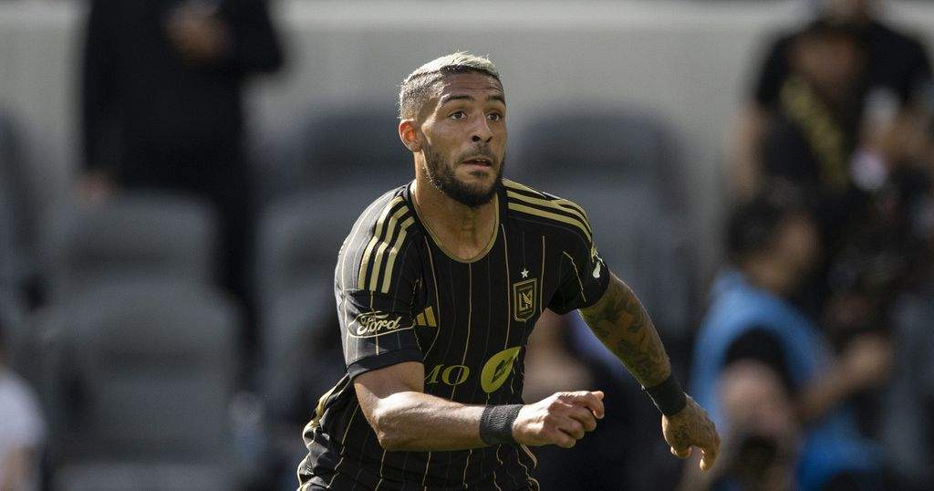 Bouangas Late Strike Gives LAFC 1 0 Win