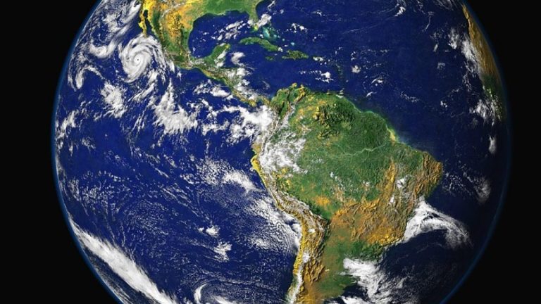 Diamond Dust to Cool the Planet?