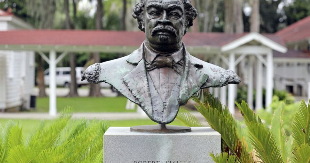 South Carolina to Honor Robert Smalls with First African American