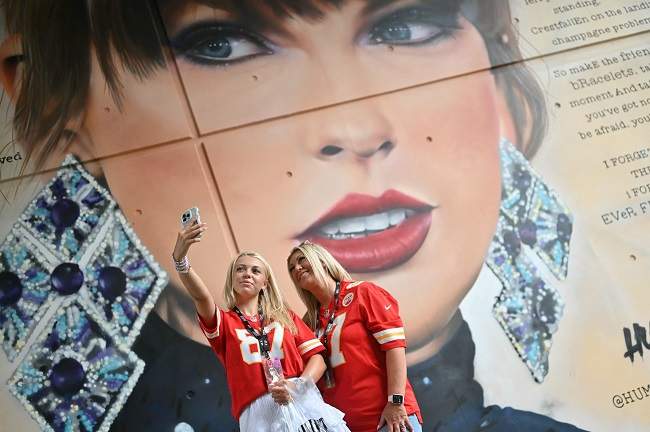 Taylor Swift's London Concerts Get Police Escort Amid Vienna Attack