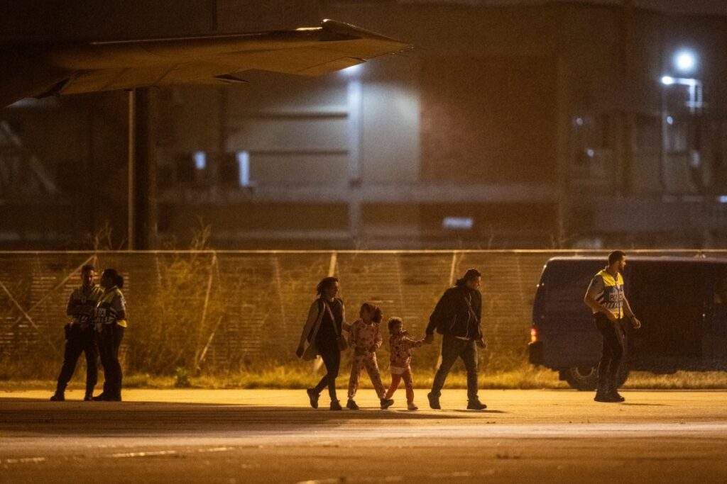 US Warns Israel: Don't Attack Beirut Airport or Roads