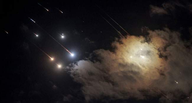 World Leaders Urge Ceasefire as Iran Fires Rockets at Israel