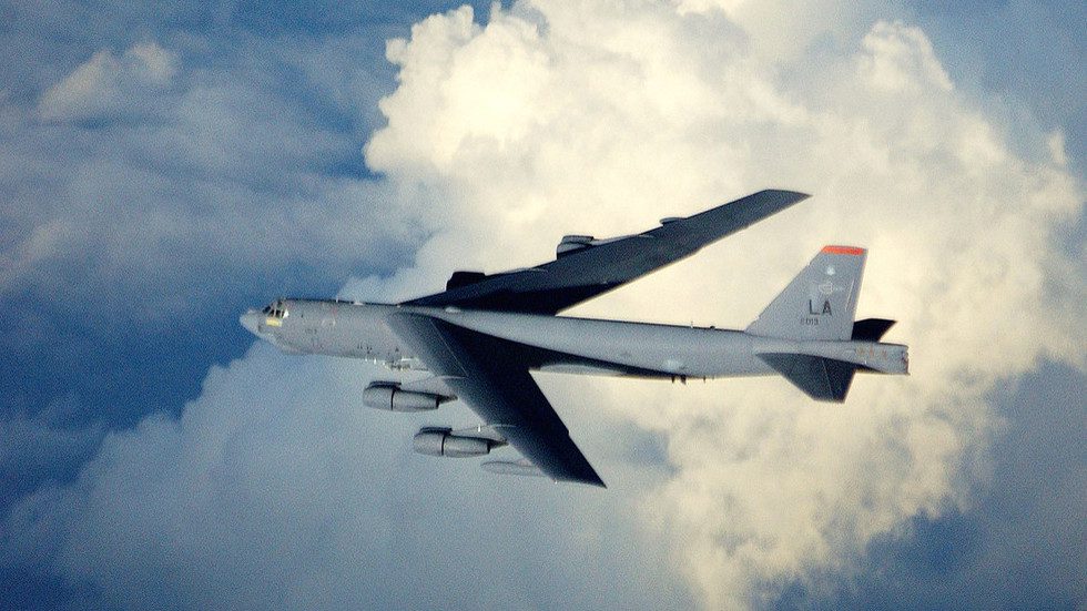 US sends nuclear-capable bombers to the Middle East — RT World News