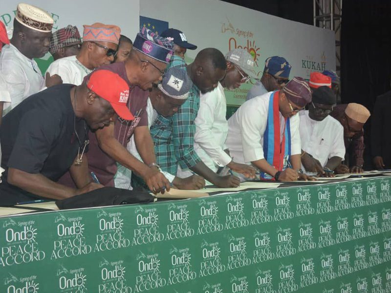 Apc pdp others sign peace accord .jpg
