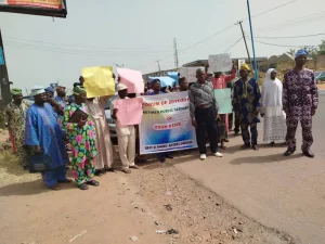 Osun Retirees Protest Demand N18000 Minimum Wage Implementation From State 300x225