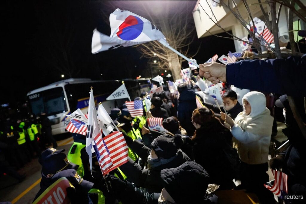 South Korea: Protesters storm court after it extends Yoon's detention