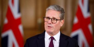 British PM Starmer Sacks Health Minister Over WhatsApp Messages 300x150