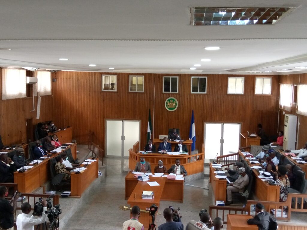 Cross River lawmakers caution politicians against targeting Governor Otu's seat