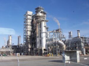 NNPCL Denies Warri Refinery Explosion Rumours 300x225