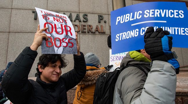 demonstrate-to-defend-US-federal-workers-against-the-policies-of-US-President-Donald-Trump-and-Elon.jpeg