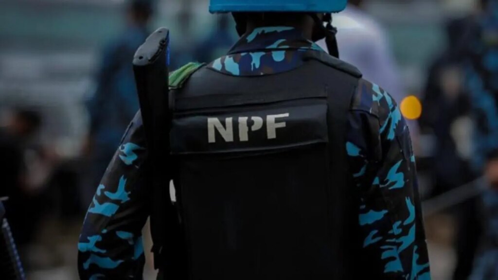 Mob attacks police officer in Jos over seized hard drugs