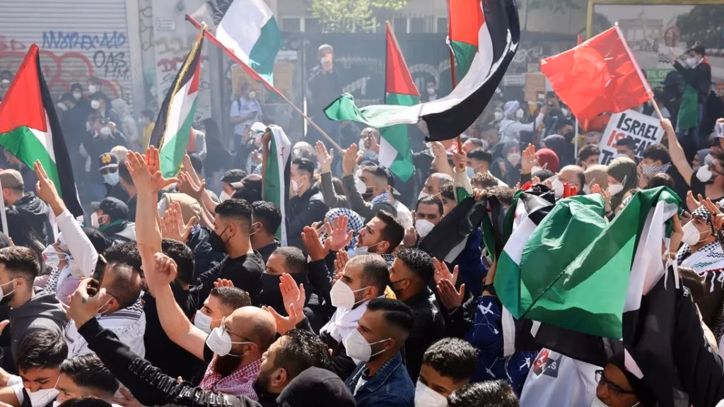 Palestinians protest against Hamas in Gaza