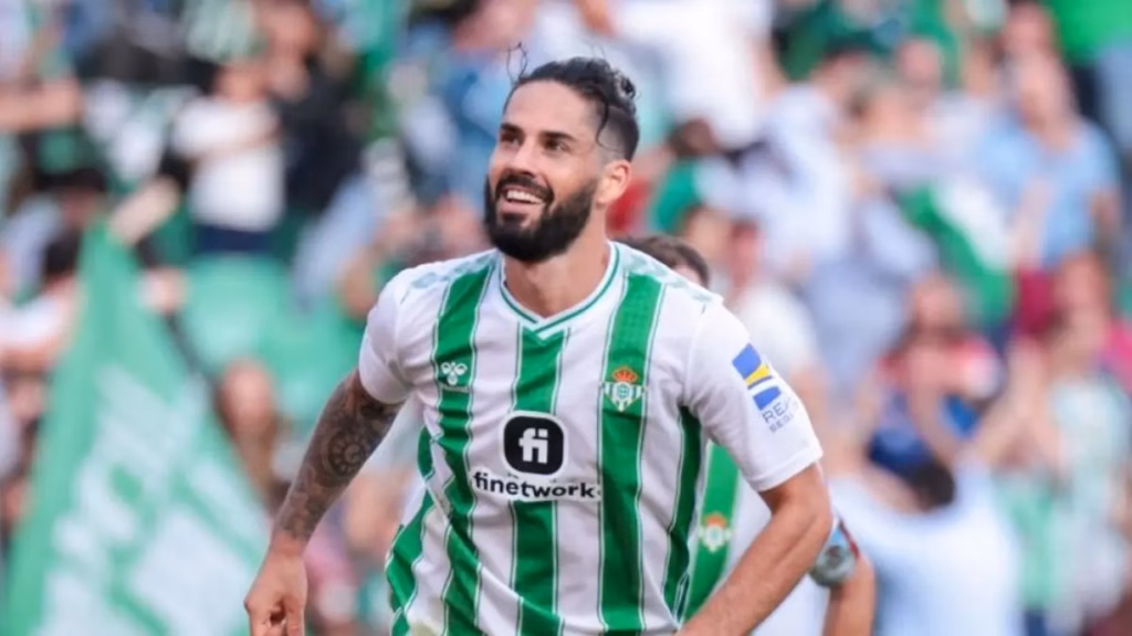 Real Betis need to do crowdfunding to sign Antony permanently from Man Utd - Isco