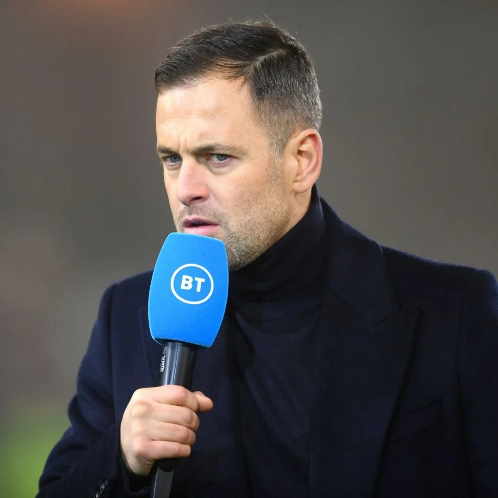 You're getting all arrows from everyone, leave Man Utd - Cole tells Fernandes