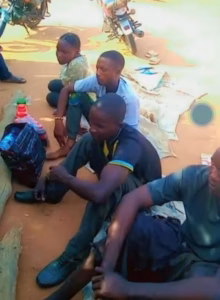 Youths hail Nigerian Army as troops rescue 4 kidnap victims in Taraba
