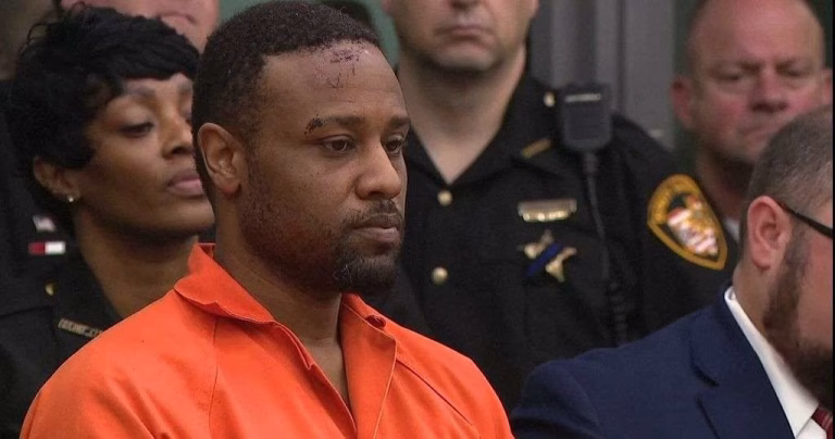 United States: Father of teenager fatally shot by police charged with killing officer