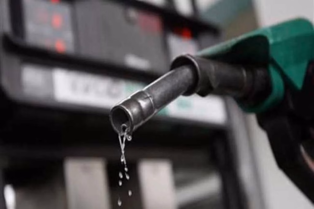 Dangote Refinery: Marketers, retailers project petrol pump price to drop below N900/litre nationwide