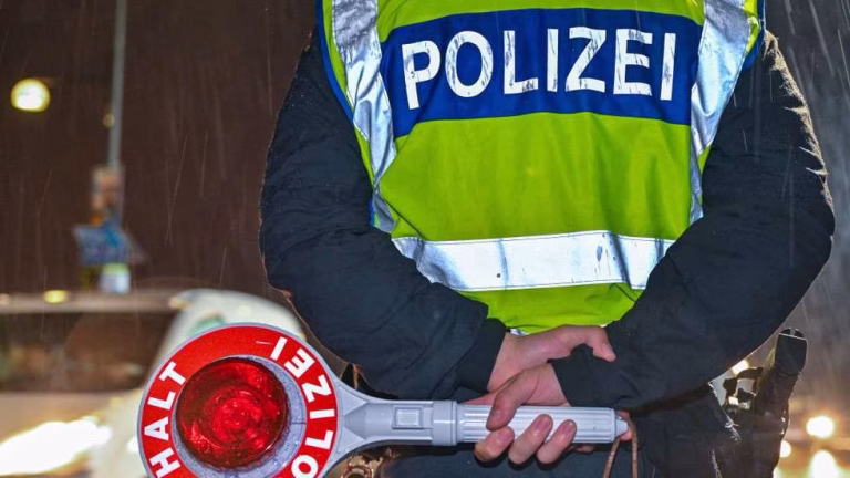 Germany cracks down on illegal immigration — RT World News