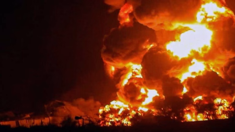 Israel strikes ‘dozens of targets’ in Yemen (VIDEOS) — RT World News