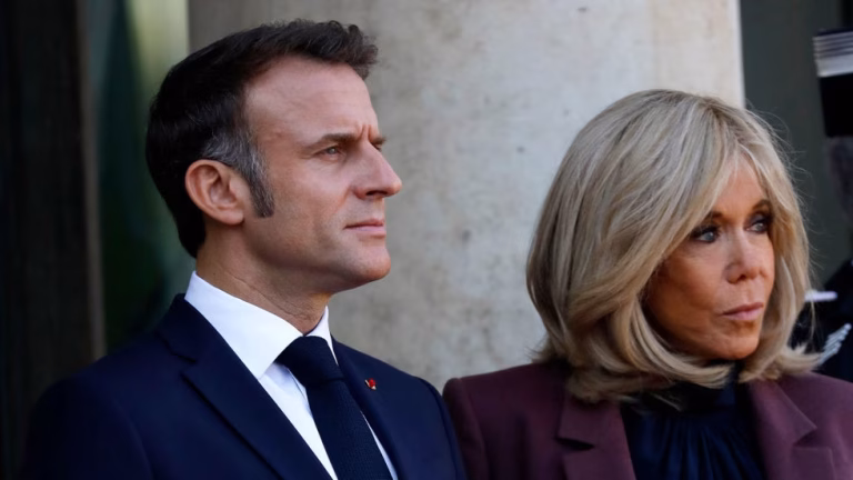 Macron explains slap from wife — RT World News