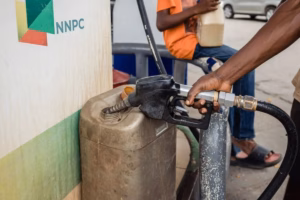 Nigerians dump NNPCL filling stations over petrol price