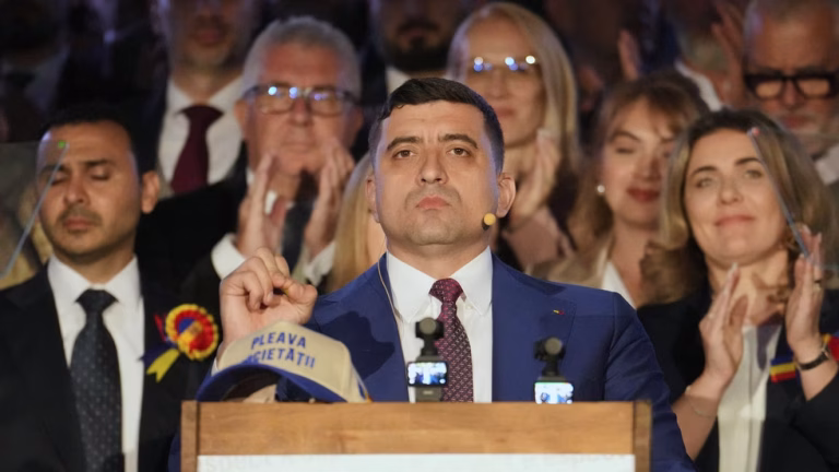 Romanian presidential candidate calls for street protests without Ukraine-style ‘bloodbath’ — RT World News
