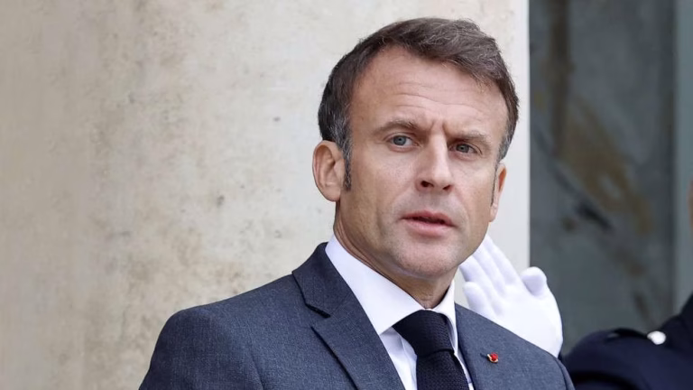 Macron lukewarm on Putin peace talks offer — RT World News