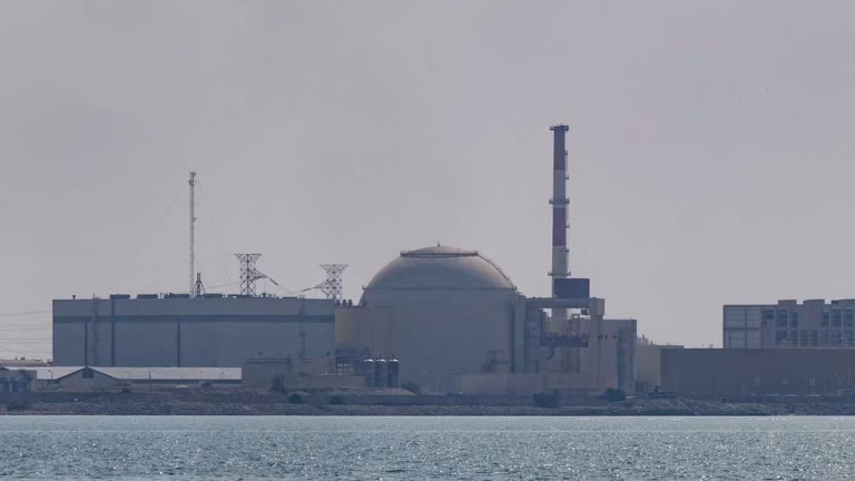 Trump pushes for ‘total dismantlement’ of Iran’s nuclear program — RT World News