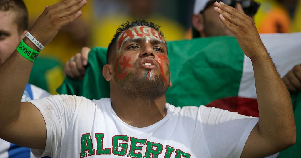 Algerian football players deal with intense heat as season ends