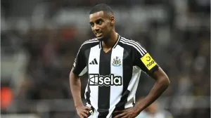 Galatasaray to go for Newcastle's Isak if Osimhen's transfer fails