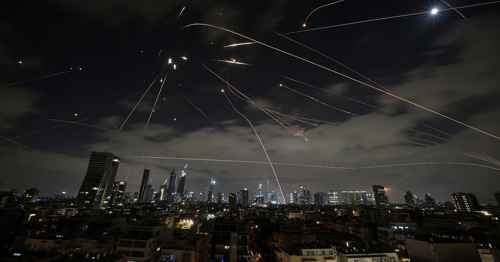 Iran launches new missile strikes on Israel, killing 4 and Injuring dozens