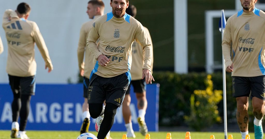 Lionel Messi trains with Argentinian team ahead of World Cup qualifier