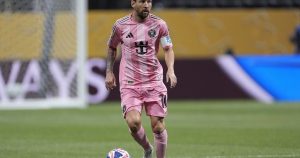 Messi Faces Former Club Paris Saint Germain And Coach Luis Enrique 300x158