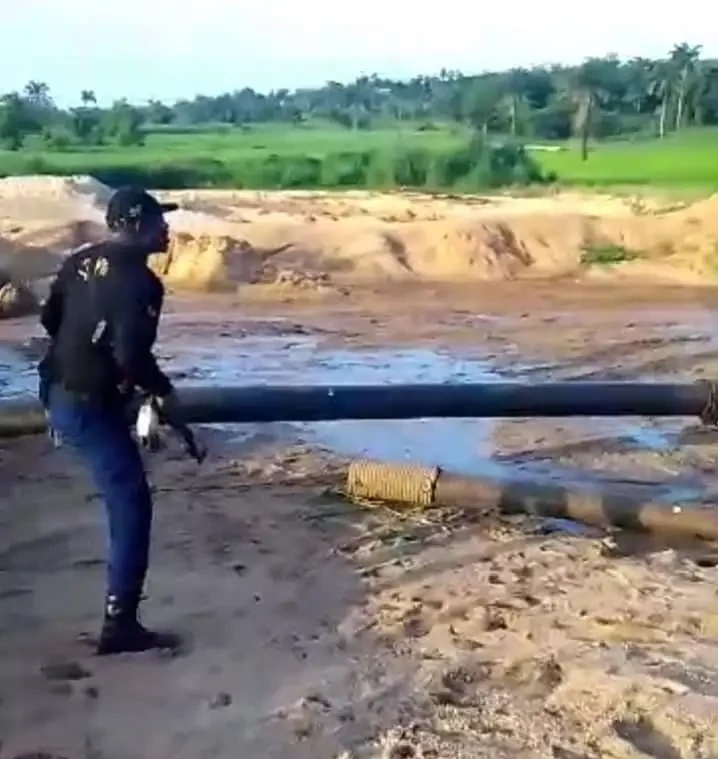 NSCDC raids illegal mining site in Anambra, confiscates sand dredging machine — Daily Nigerian