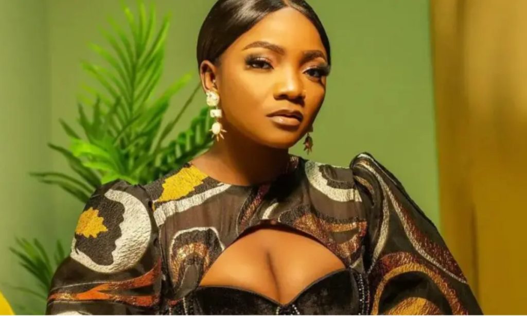 Stop calling my child Duduke - Simi warns