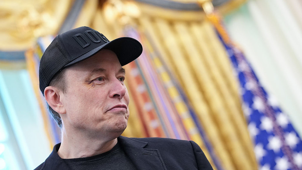 Tesla execs ‘questioned’ Musk over denial of company plans – Reuters — RT Business News