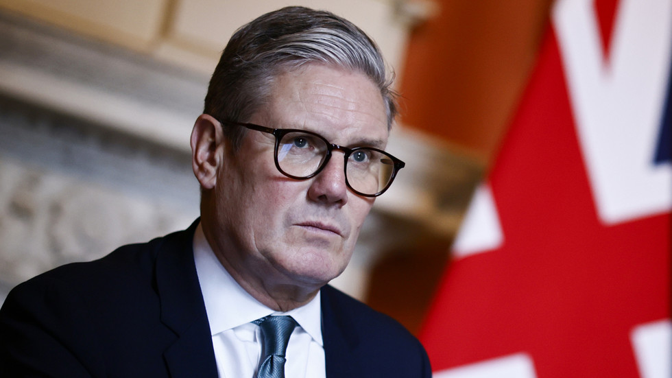 Starmer launches long-delayed UK-wide grooming gangs inquiry — RT World News