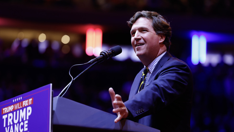 Tucker Carlson blasts Trump over Iran attack — RT World News