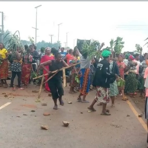 BREAKING: Protest breaks out in Makurdi as Agan women block federal highway over insecurity