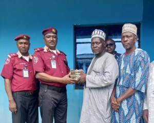 FRSC hands over N692,850, phones recovered at accident scene — Daily Nigerian