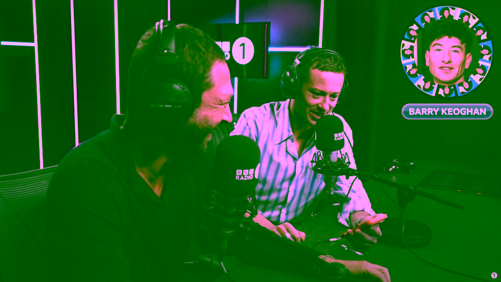 Ebon Moss-Bachrach and Joseph Quinn live cold calling friends on the radio is a fun watch