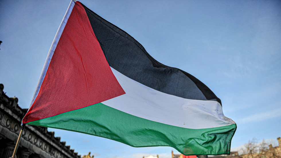 Hamas welcomes Macron’s pledge to recognize Palestinian statehood — RT World News