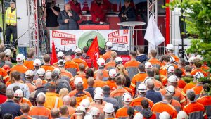 German Businesses Warn Of Conflict Between Economic Prosperity And Military 300x169