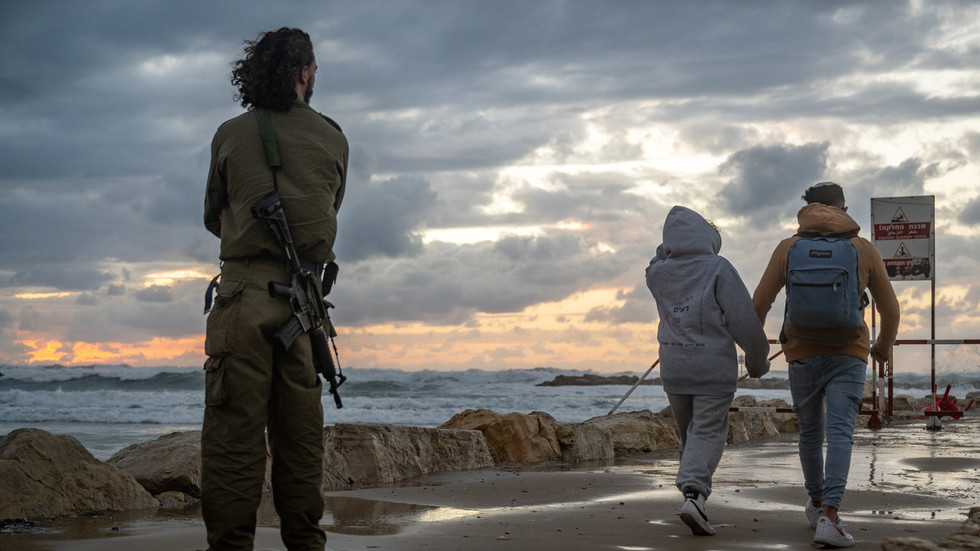 Five Israeli soldiers kill themselves in two weeks — RT World News