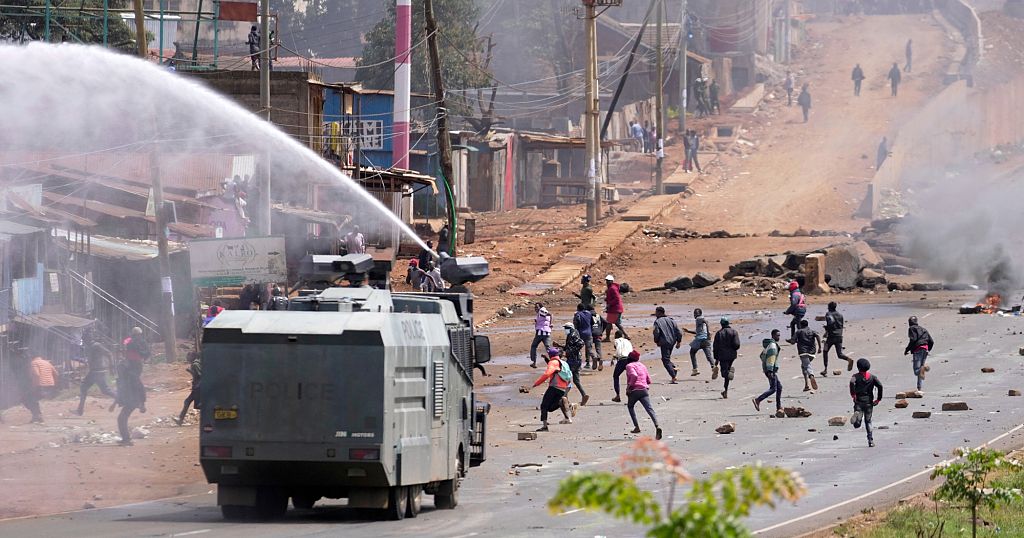 Kenyan police block access to Nairobi city centre ahead of planned government protests