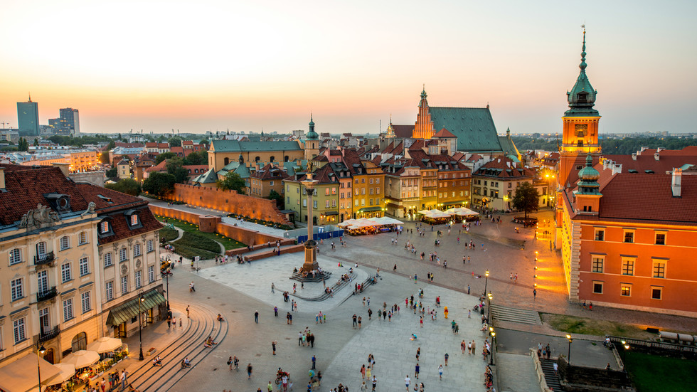 Poland advises citizens to leave Russia — RT World News
