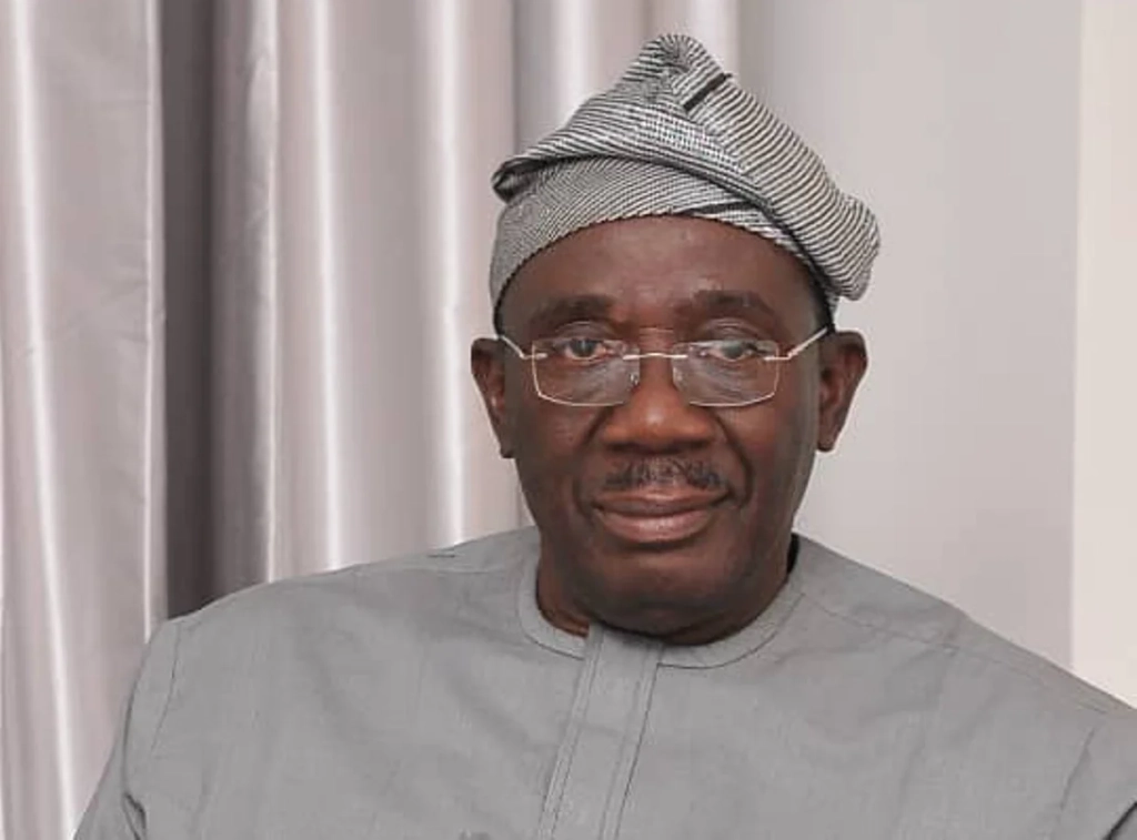 Osun Senator, Fadahunsi resigns from PDP, cites irreparable differences