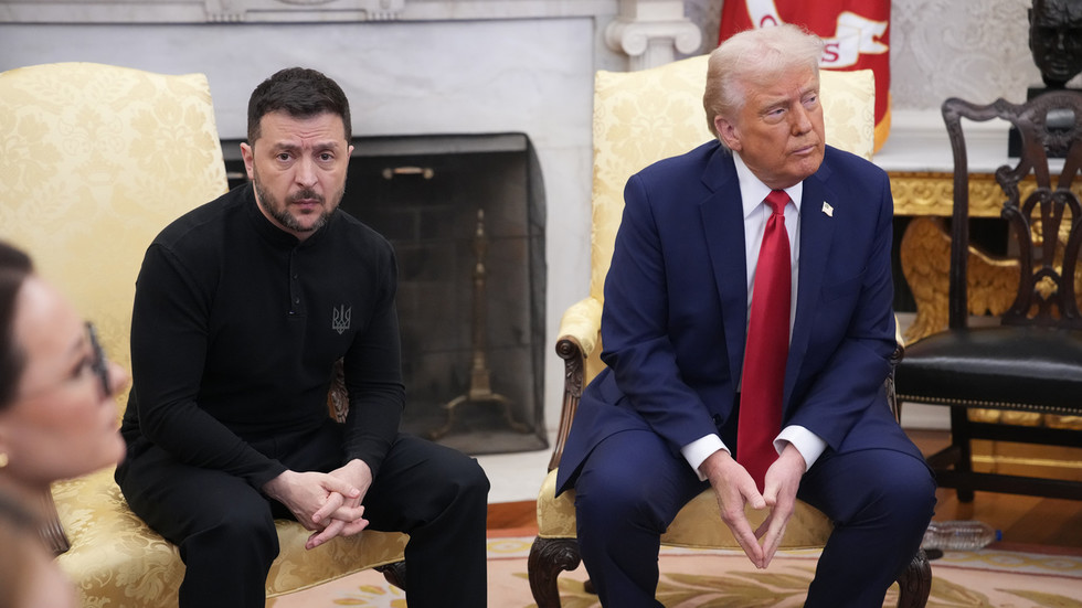 US still ‘giving weapons’ to Kiev – Trump — RT World News