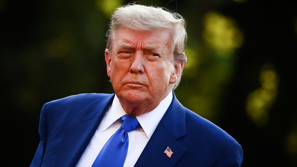 Trump to reinstate sweeping tariffs — RT Business News