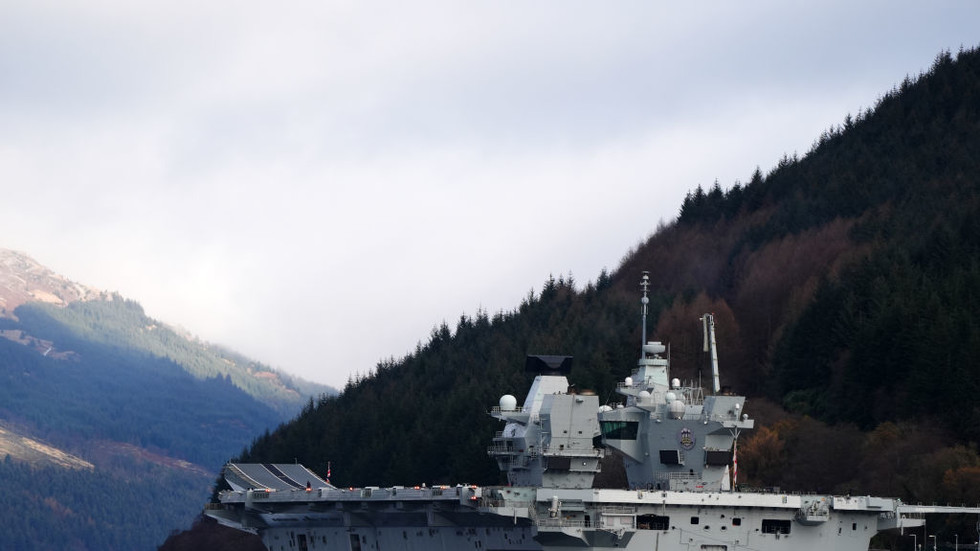 UK Royal Navy reports radioactive nuclear leak — RT World News